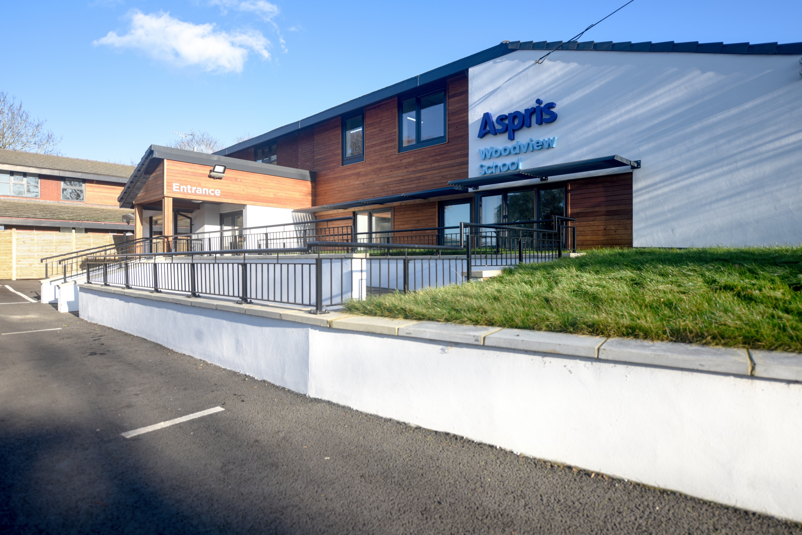Aspris Woodview School exterior